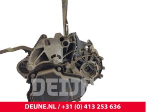 Volkswagen Caddy Gearbox O300844 photo 3
