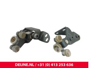 MAN TGE Schiebetürrolle rechts O300857 foto 2