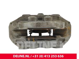 Tesla Model 3 Front brake calliper, right O300882 photo 3