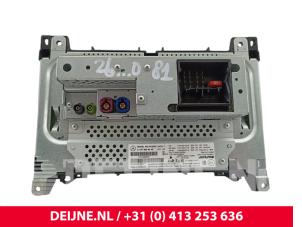 Mercedes Vito Display Multi Media control unit O300981 photo 2
