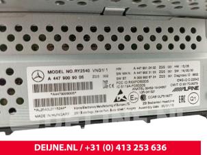 Mercedes Vito Display Multi Media control unit O300981 photo 3