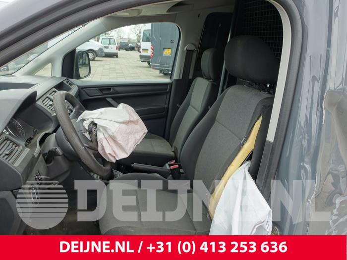 Volkswagen Caddy Sitz links O300941