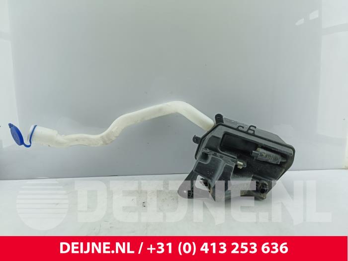 Volvo V90 Scheibensprühertank vorne O300993
