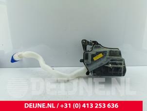 Volvo V90 Front windscreen washer reservoir O300993 photo 3
