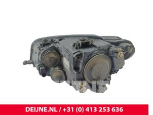 Volkswagen Caddy Headlight, right O300995 photo 3