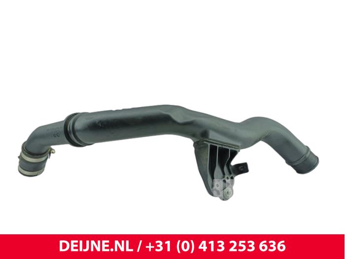 Gebruikte Intercooler Buis Ford Transit 2.0 TDCi 16V Eco Blue 130 Prijs € 18,15 Inclusief btw aangeboden door van Deijne Onderdelen Uden B.V.