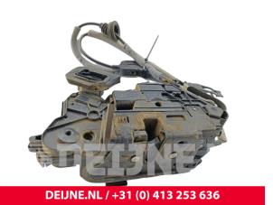 Volkswagen Caddy Door lock mechanism 2-door, left O301005 photo 2