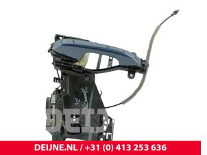 Volvo XC40 Front door lock mechanism 4-door, right O301085 photo 2