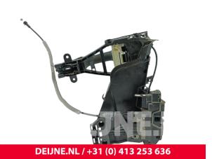Volvo XC40 Front door lock mechanism 4-door, right O301085 photo 3