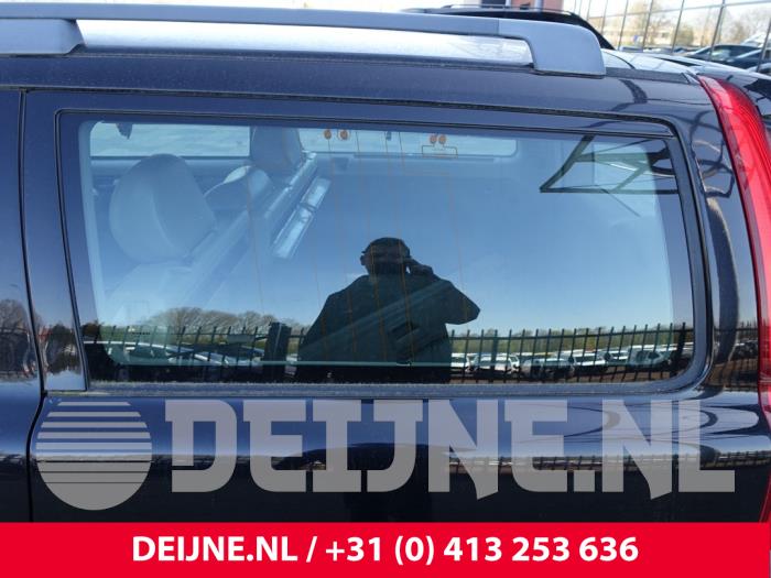 Volvo V70 Extra window 4-door, left O301341