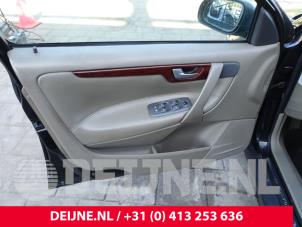 Volvo V70 Portier 4Deurs links-voor O301355 foto 2