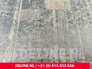 Volkswagen Caddy Motor Schutzblech O301391 foto 3