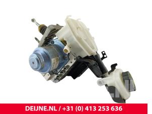 Volvo C40 Master cylinder O301483 photo 3