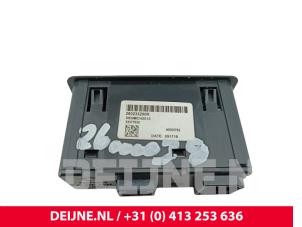 Opel Vivaro AUX / USB-Anschluss O301490 foto 3