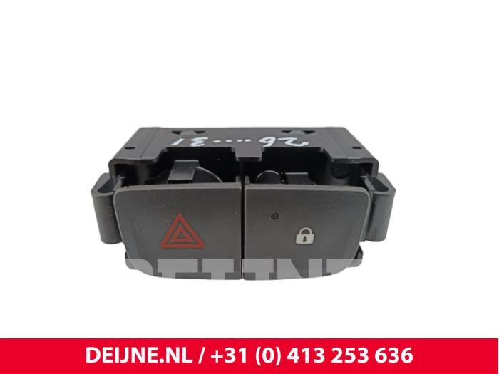 Renault Trafic Panikbeleuchtung Schalter O301491
