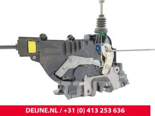 Mercedes Vito Deurslot Mechaniek 2Deurs rechts O301675 foto 3