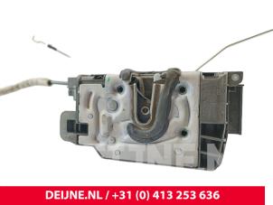 Mercedes Vito Deurslot Mechaniek 2Deurs rechts O301675 foto 2