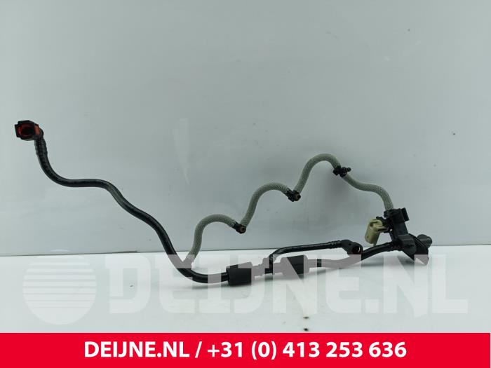 Mercedes Vito Brandstof retourleiding O301754