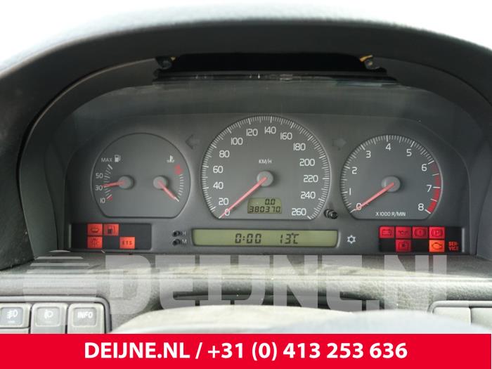 Volvo S70 Tacho - Kombiinstrument KM O301800