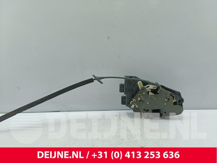 Volvo S70 Rear door mechanism 4-door, right O301852