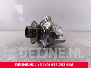 Mercedes Sprinter Mechanical fuel pump O301975 photo 2