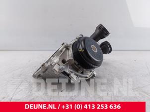 Mercedes Sprinter Wasserpumpe O301983 foto 3