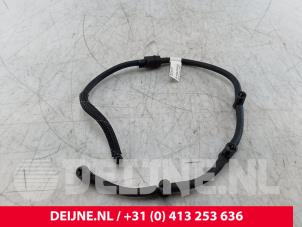 Mercedes Sprinter Brandstof retourleiding O301984 foto 2