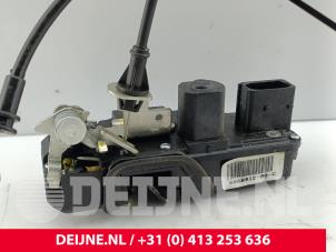 Tesla Model S Front door lock mechanism 4-door, right O302035 photo 2