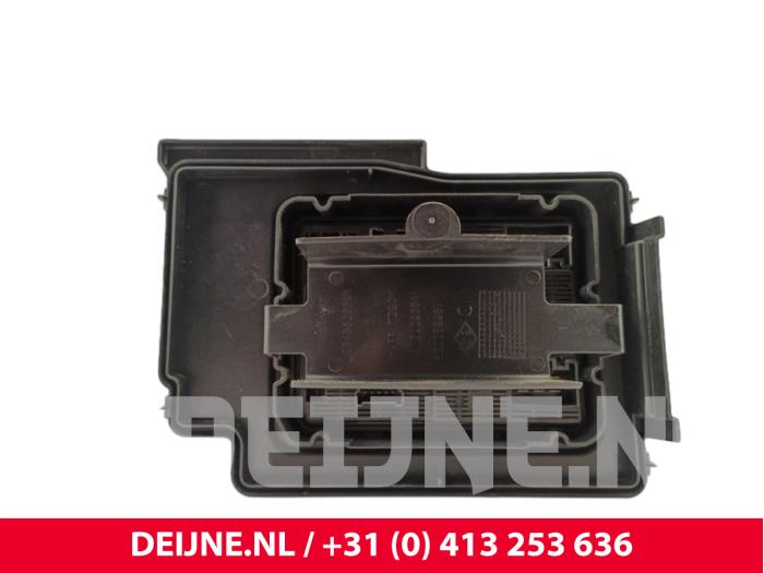 Nissan Primastar Fuse box O302049