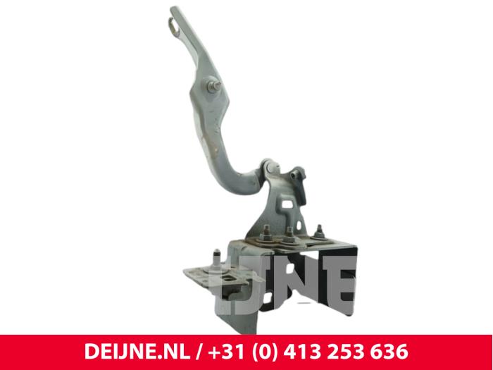 Nissan Primastar Bonnet Hinge O302076