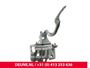 Nissan Primastar Bonnet Hinge O302076 photo 3