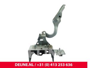 Nissan Primastar Motorhaube Scharnier O302077 foto 2