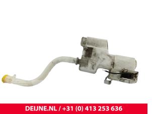 Nissan Primastar Front windscreen washer reservoir O302096 photo 2