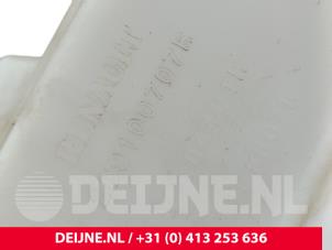 Nissan Primastar Front windscreen washer reservoir O302096 photo 3