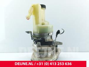 Renault Master Power steering pump O302180 photo 2