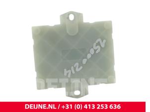 Volvo XC60 Module achterklep motor O302312 foto 2