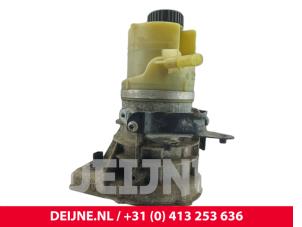 Renault Trafic Power steering pump O302449 photo 2