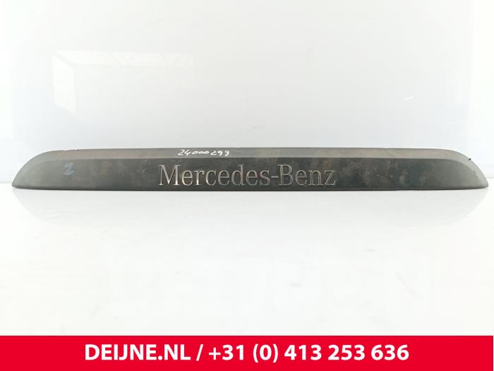 Mercedes Vito Zierleiste O302529