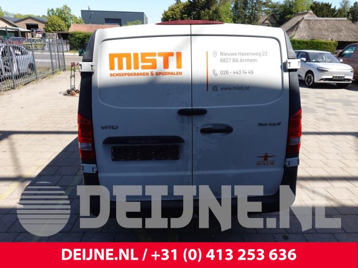 Mercedes Vito Hecktür Bus-Lieferwagen O302533