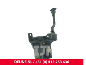 Mercedes Vito Scheibensprühertank vorne O302569 foto 2