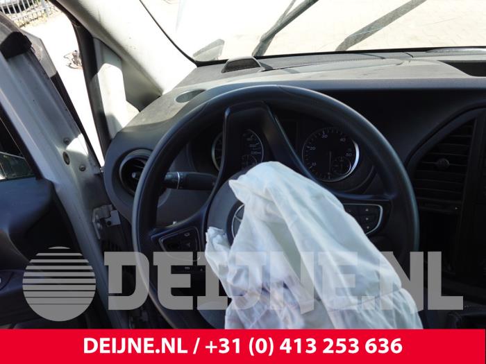 Mercedes Vito Lenkrad O302579