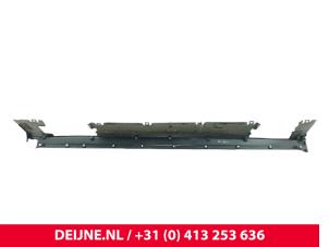 XPENG G6 Zijskirt links O302620 foto 3
