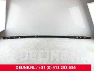 Lynk & Co 01 Dakrail links O302677 foto 3