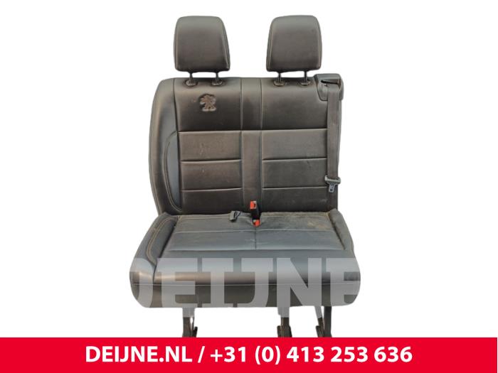 Peugeot Expert Bank rechts vorne O302633