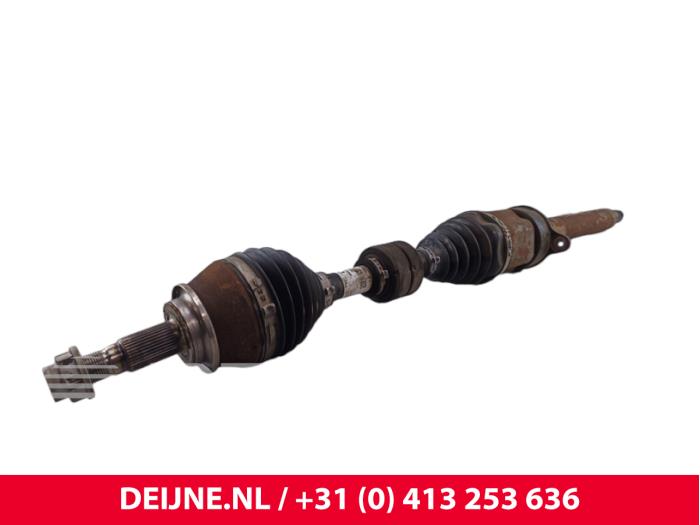 Lynk & Co 01 Aandrijfas rechts-voor O302726