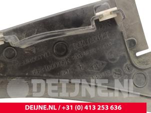 Nissan NV400 Kunstof diversen O302794 foto 3