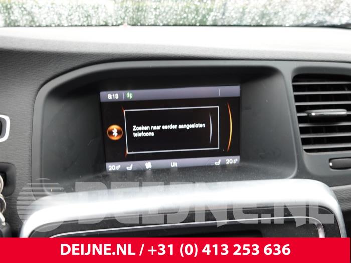Gebruikte Display Interieur Volvo V60 I (FW/GW) 1.6 DRIVe Prijs op aanvraag aangeboden door van Deijne Onderdelen Uden B.V.