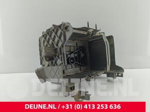 Opel Vivaro Batterieträger O302893 foto 2
