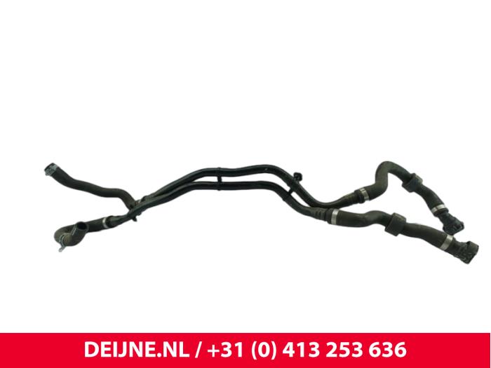 Volvo C40 Kühlerschlauch O302895