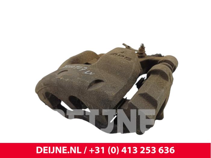 Maxus eDeliver 9 Remklauw (Tang) links-voor O302946